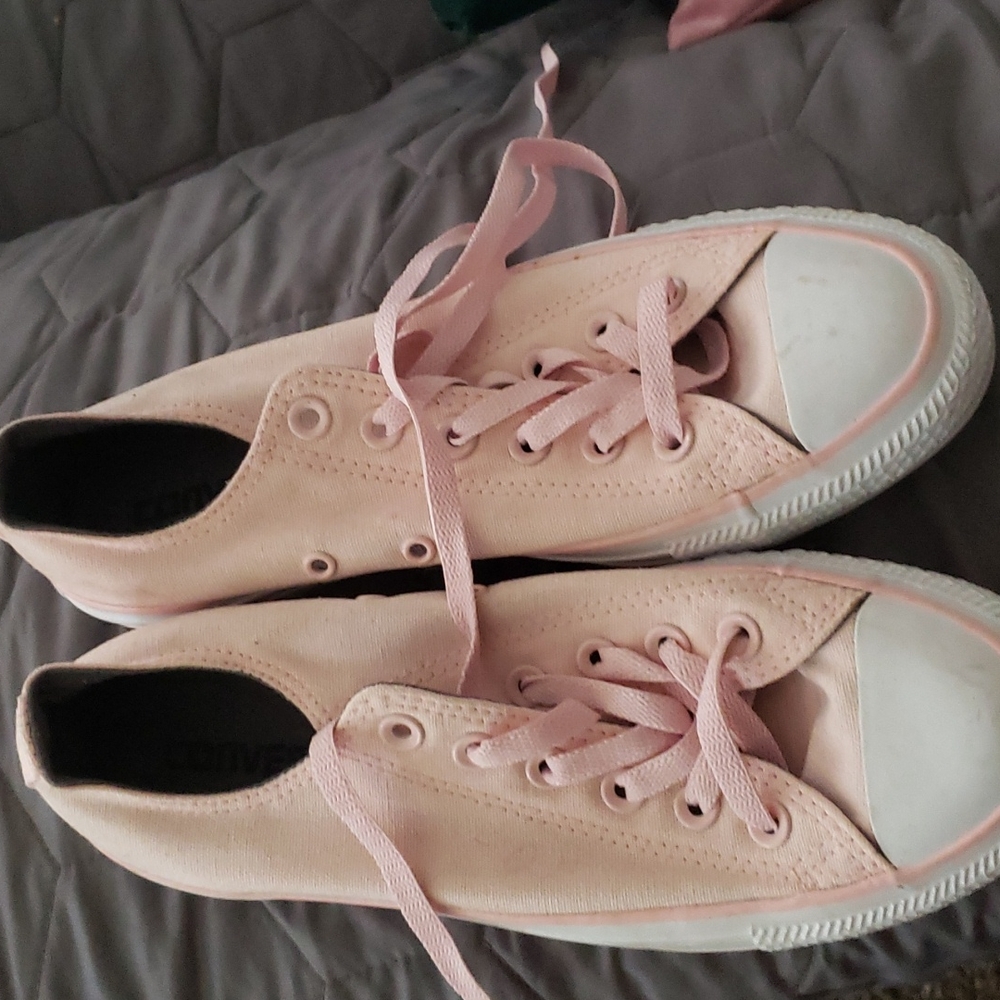 Pale pink converse
